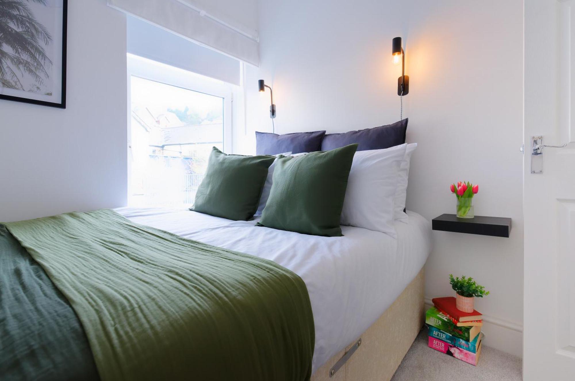 Stayright 3 Bed Home Near Hiking Trails & Parks Llwynypia 외부 사진