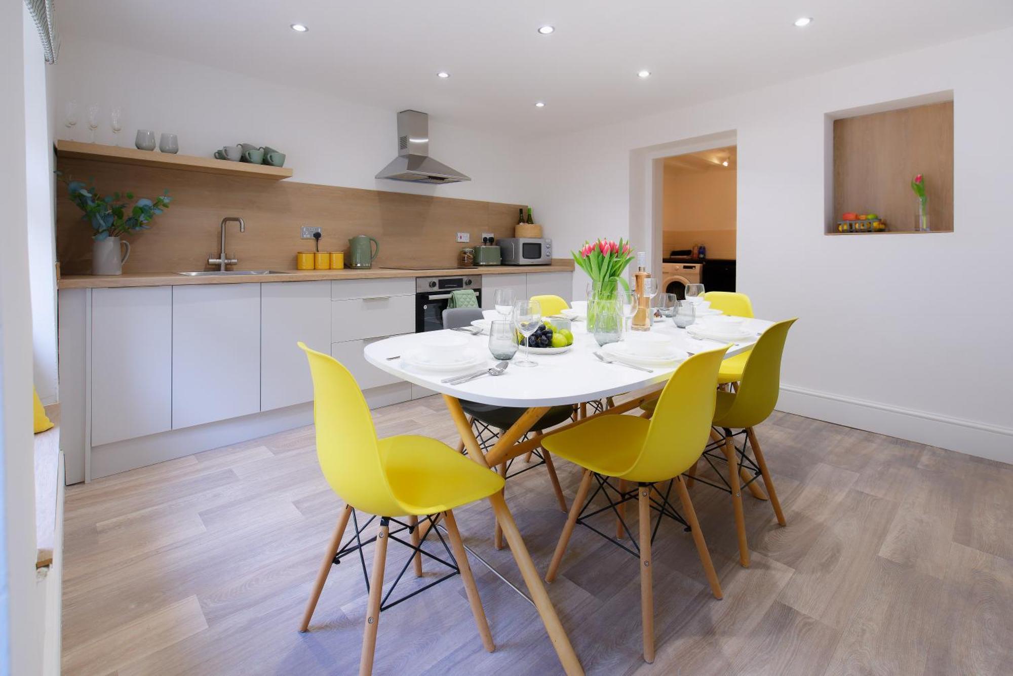 Stayright 3 Bed Home Near Hiking Trails & Parks Llwynypia 외부 사진