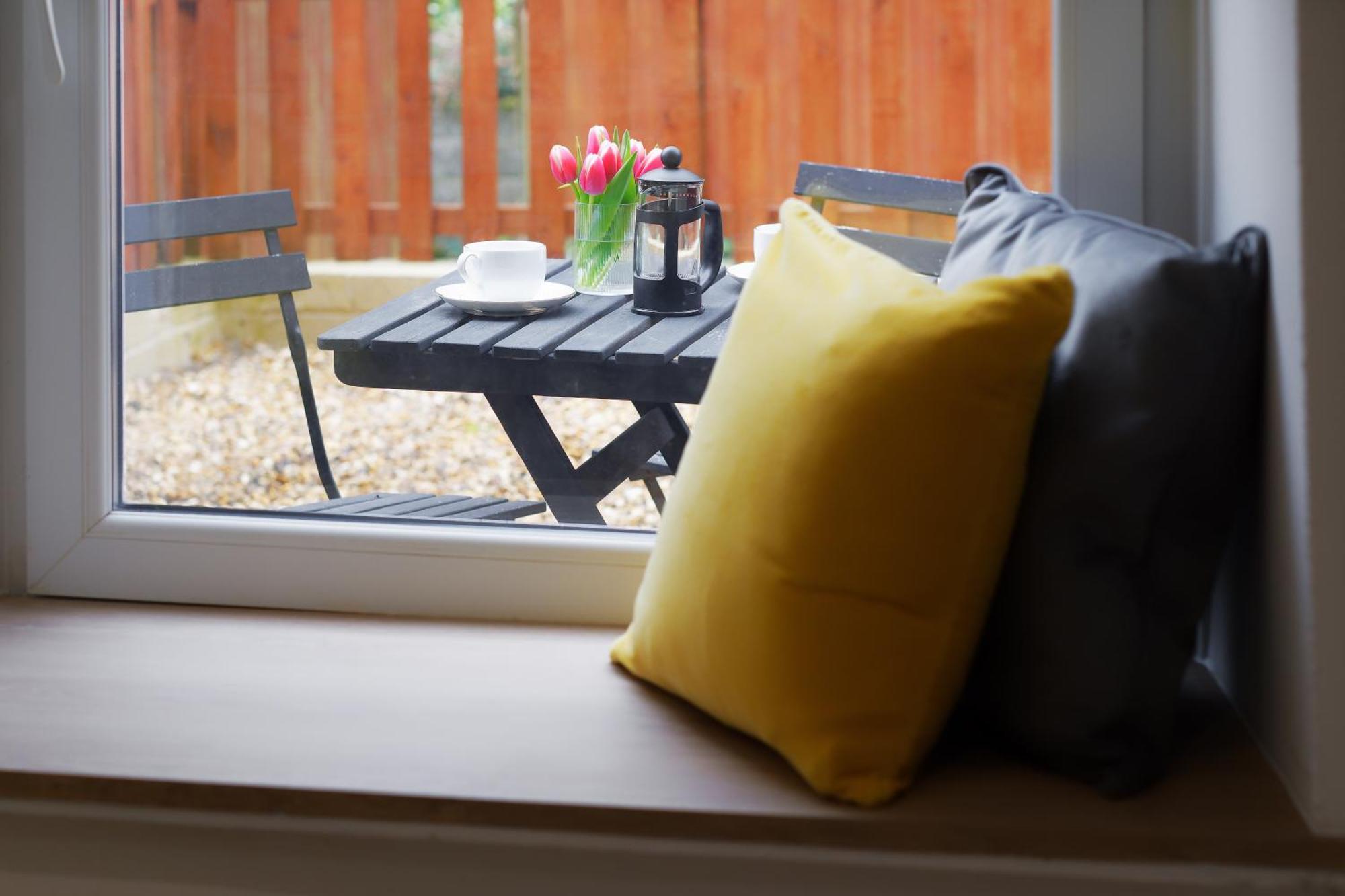 Stayright 3 Bed Home Near Hiking Trails & Parks Llwynypia 외부 사진