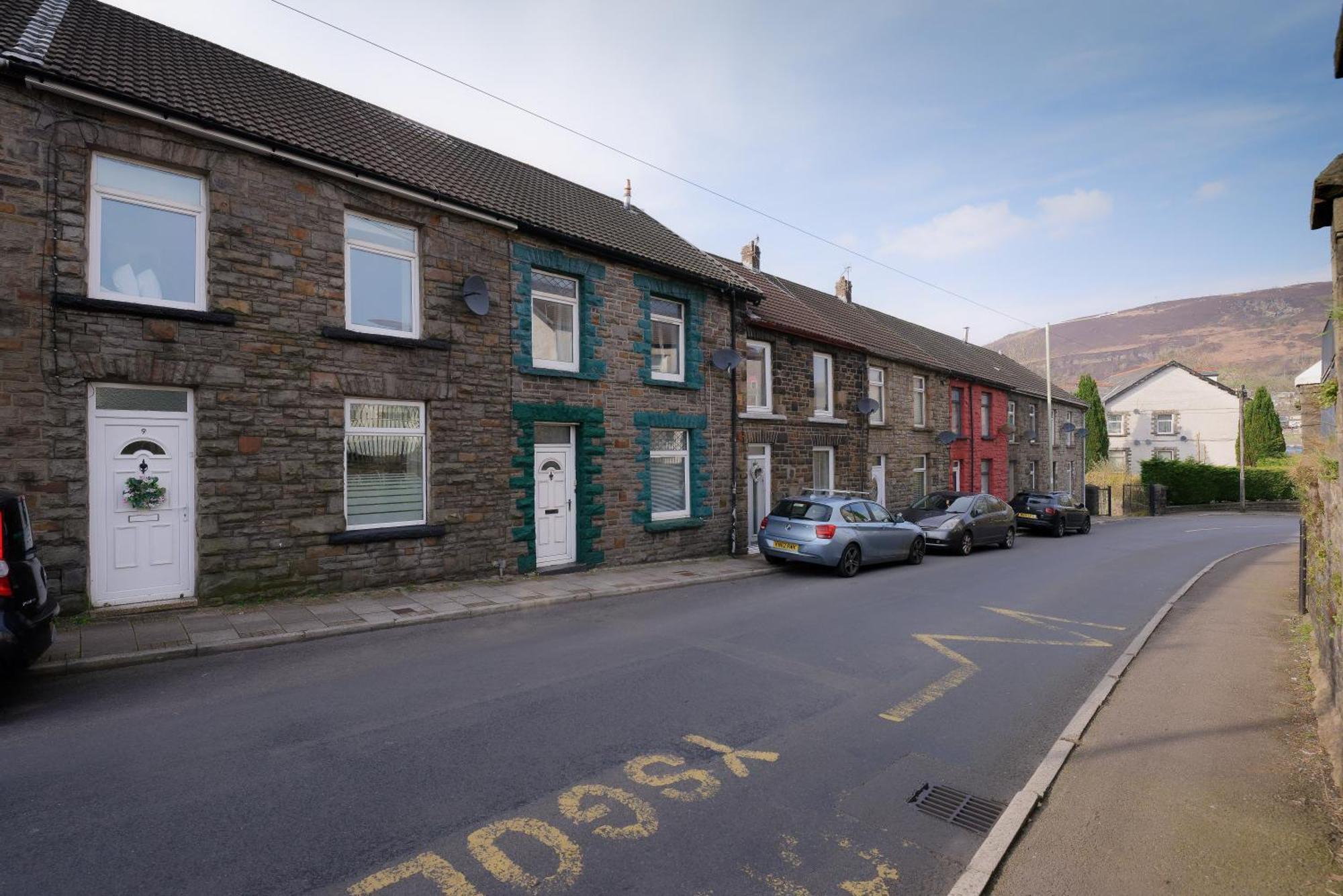 Stayright 3 Bed Home Near Hiking Trails & Parks Llwynypia 외부 사진